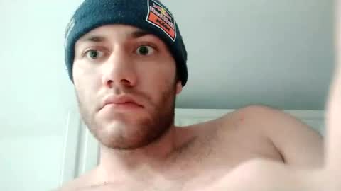 Snapshot of jonnyblow chatting on 03.08.25 J online show from 03.08.25