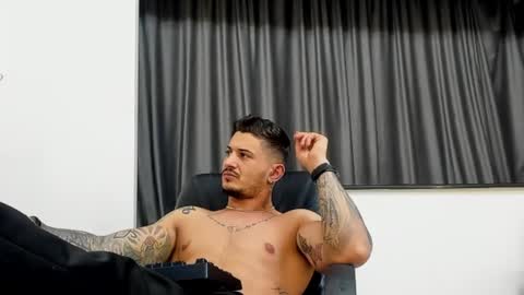 jonnyporn1 online show from 01.18.25