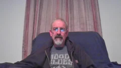 Snapshot of jony_five chatting on 12.12.24 Jon online show from 12.12.24