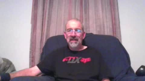 Snapshot of jony_five chatting on 12.31.24 Jon online show from 12.31.24