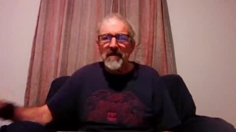 Snapshot of jony_five chatting on 10.18.25 Jon online show from 10.18.25