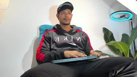 JordanParis online show from 01.11.25