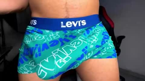 Snapshot of jordylatin202 chatting on 10.26.25 DAVID online show from 10.26.25