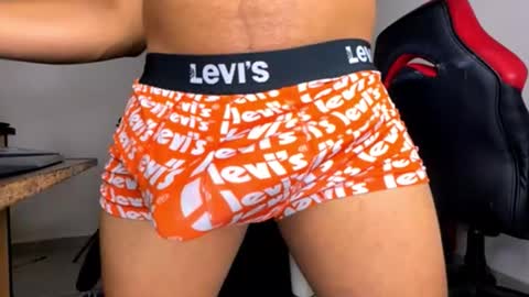 Snapshot of jordylatin202 chatting on 11.23.25 DAVID online show from 11.23.25