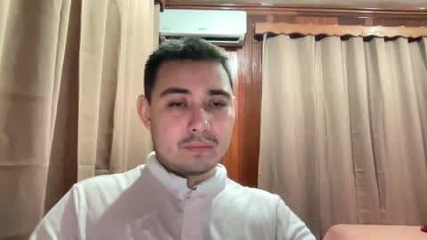 Snapshot of jorgesparks chatting on 12.16.25 Jorge Sparks online show from 12.16.25