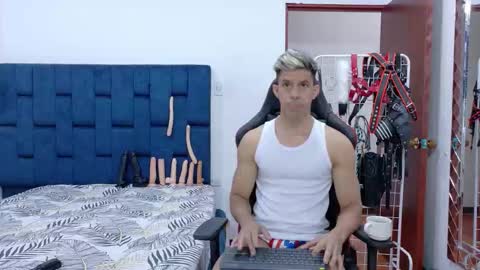 Snapshot of jose_rumbero91 chatting on 12.15.25 jose_rumbero91 online show from 12.15.25