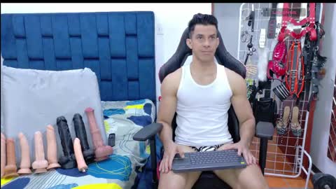 jose_rumbero91 online show from 04.23.26