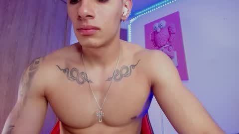 Snapshot of joseph__boy chatting on 03.02.25 JOSEPH online show from 03.02.25