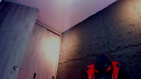 Snapshot of joseph__boy chatting on 11.19.25 JOSEPH online show from 11.19.25