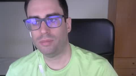 Snapshot of josevd chatting on 10.03.25 Jose online show from 10.03.25