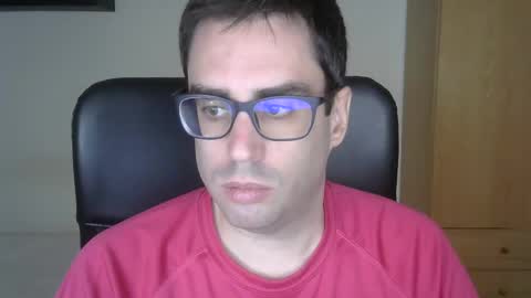 Snapshot of josevd chatting on 11.03.25 Jose online show from 11.03.25