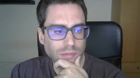 Snapshot of josevd chatting on 11.05.25 Jose online show from 11.05.25