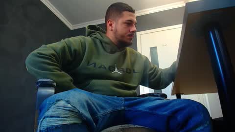 Snapshot of joshknights chatting on 09.18.25 JoshKnight online show from 09.18.25