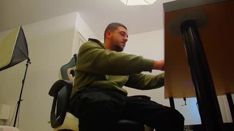 Snapshot of joshknights chatting on 10.06.25 JoshKnight online show from 10.06.25