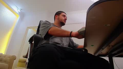 Snapshot of joshknights chatting on 10.24.25 JoshKnight online show from 10.24.25