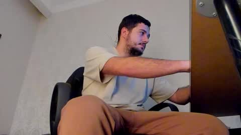 Snapshot of joshknights chatting on 11.12.25 JoshKnight online show from 11.12.25