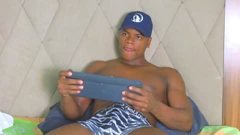 Snapshot of joshloganx chatting on 12.23.24 joshloganx online show from 12.23.24