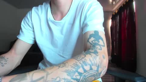 Snapshot of joshmiller_ chatting on 11.25.25 Josh online show from 11.25.25