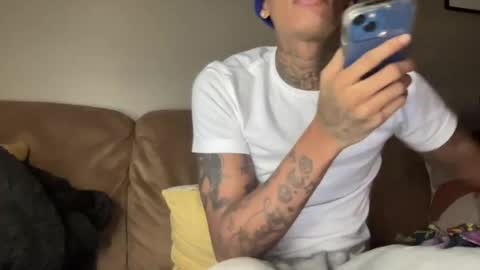 Snapshot of joshperrygoon chatting on 12.26.24 joshperrygoon online show from 12.26.24