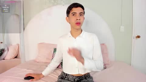 Snapshot of joshua_sanz chatting on 10.26.25 Joshua Sanz online show from 10.26.25