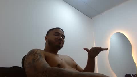 Snapshot of joshuadanielss chatting on 04.12.26 joshuadanielss online show from 04.12.26