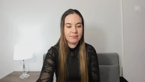 Snapshot of josienew chatting on 12.15.25 josienew online show from 12.15.25