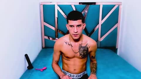 Snapshot of josue_linares chatting on 09.25.25 josue_linares online show from 09.25.25