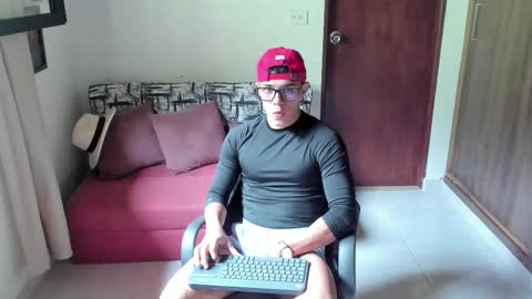 Snapshot of joulianogreco1 chatting on 09.19.25 Im Jouliano online show from 09.19.25