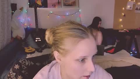 Snapshot of joy_keys chatting on 02.25.25 joy_keys online show from 02.25.25