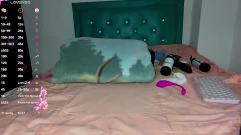 Snapshot of joyshe__vergara chatting on 03.09.25 online show from 03.09.25