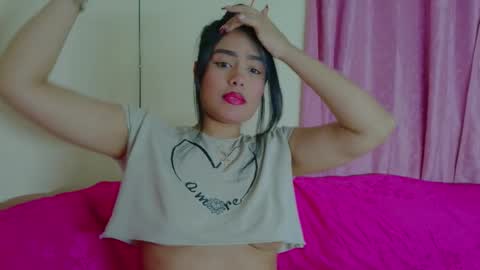 Snapshot of joyshe__vergara chatting on 12.05.25 online show from 12.05.25