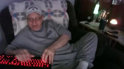 Snapshot of jpmel99 chatting on 02.09.25 jpmel99 online show from 02.09.25