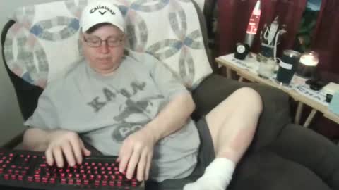 Snapshot of jpmel99 chatting on 02.18.25 jpmel99 online show from 02.18.25