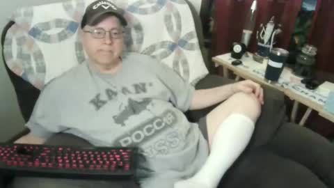 Snapshot of jpmel99 chatting on 02.18.25 jpmel99 online show from 02.18.25