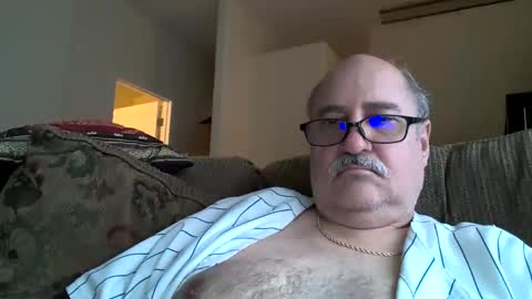 Snapshot of jr8in chatting on 03.03.25 jr8in online show from 03.03.25