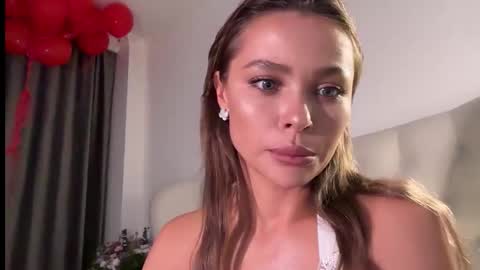 Jennie and Sophia online show from 09.15.25