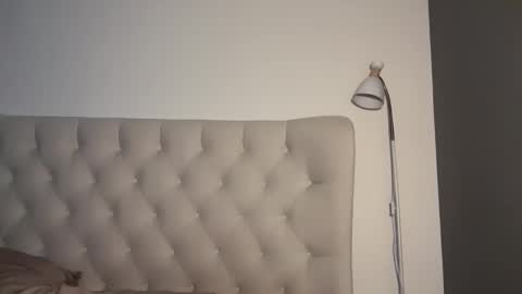 Jennie and Sophia online show from 10.28.25