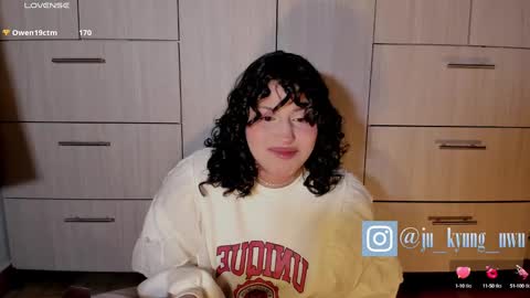 Snapshot of ju_kyung chatting on 01.05.25 Ju Kyung online show from 01.05.25