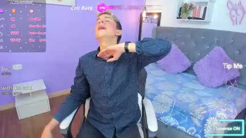 Snapshot of juaan_diick chatting on 12.01.25 Juandii online show from 12.01.25