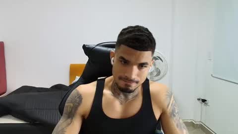 juan_gomez_1 online show from 11.27.25