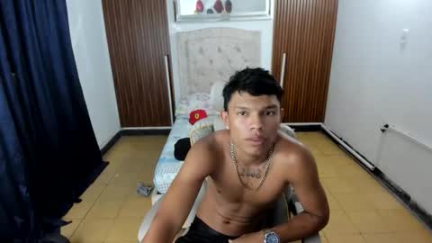 Snapshot of juan_mhata chatting on 05.17.26 Juan Mhata online show from 05.17.26