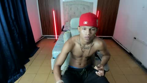 Snapshot of juan_mhata chatting on 06.15.26 Juan Mhata online show from 06.15.26