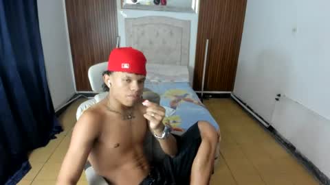 Snapshot of juan_mhata chatting on 07.30.26 Juan Mhata online show from 07.30.26
