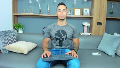 juan_muscle online show from 03.05.25