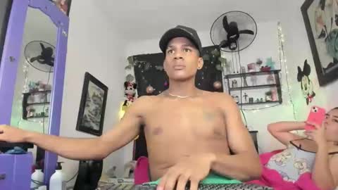 Snapshot of juanbigcock21cm chatting on 12.23.25 juan jose online show from 12.23.25