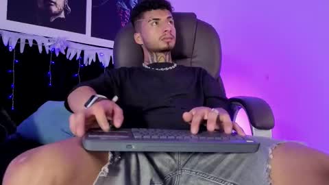 juancamilo66_ online show from 12.17.25