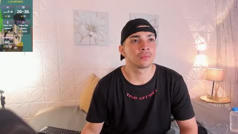 Snapshot of juandiamonds chatting on 11.19.25 Juan David online show from 11.19.25