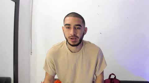 Juan Diego Uribe online show from 03.03.25