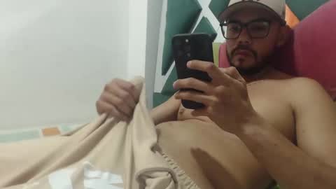 juanfe_style online show from 10.17.25