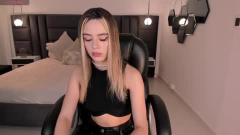 Juanita Clay online show from 02.20.25